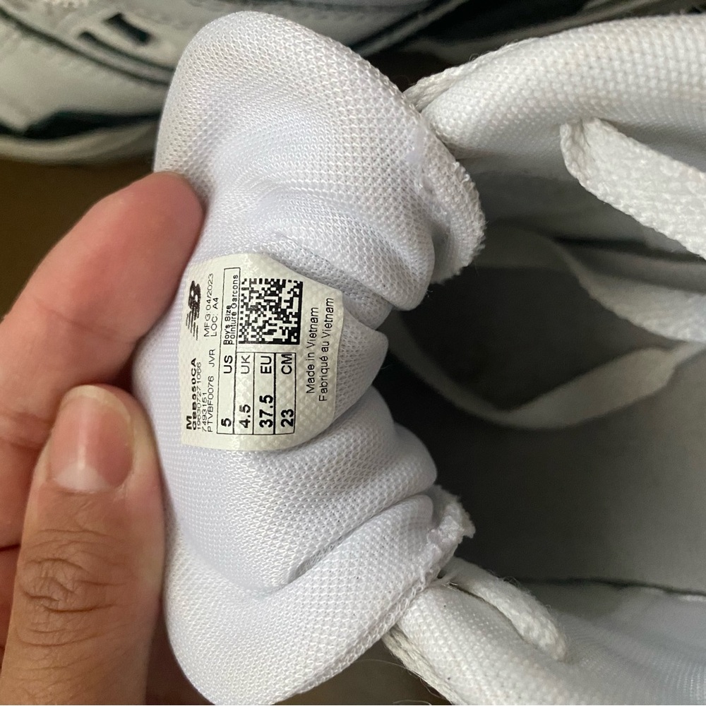 New Balance 550 - Picture 2 of 5
